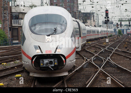 ICE 3 (Intercity Express) Personenzug Köln Stockfoto