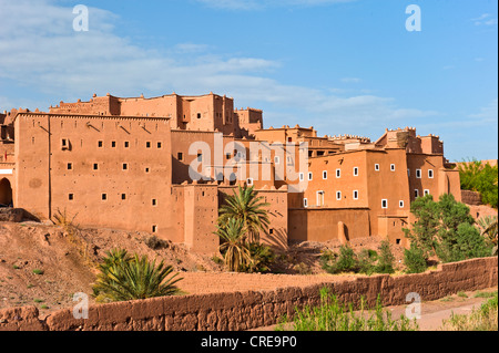 Kasbah Taourirt, Tighremt oder Berber Wohnburg hergestellt aus Erde, Ouarzazate, untere Dades Tal, Kasbahs Route gerammt Stockfoto