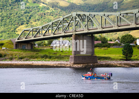 Ansicht von Ballachulish Brücke über Loch Leven aus South Ballachulish, die auf der Suche nach Nord Ballachulish Schottland Stockfoto