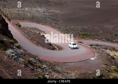 Straße auf der Plaine des Sables Hochebene am Fuße des Vulkans Piton De La Fournaise, La Réunion, Indischer Ozean Stockfoto