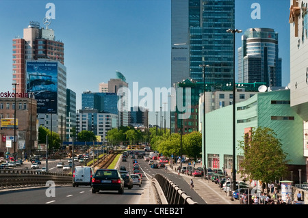 Zlote Tarasy Einkaufszentrum und Bürogebäude, Johannes Paul II Avenue (Aleja Jana Pawla II) in Warschau, Polen Stockfoto