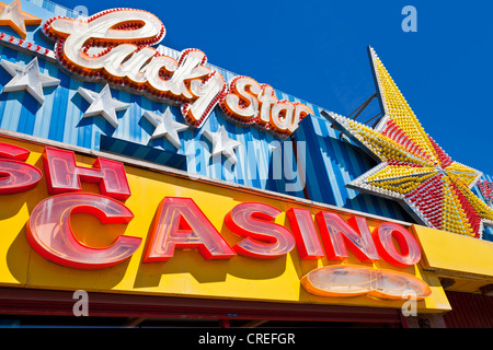 Lucky Star Casino und Spielhalle anmelden Neonlichter Blackpool Promenade Golden Mile Lancashire England UK GB Europa Stockfoto