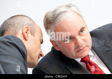 Marcus Schenck, Chief Financial Officer, CFO, links, und Johannes Teyssen, Vorstandsvorsitzender, CEO, rechts, von der Energie Stockfoto