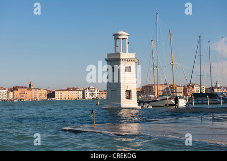 Leuchtturm und Marina San Giorgio, Stadtteil Dorsoduro, Venedig, Veneto, Italien, Südeuropa Stockfoto