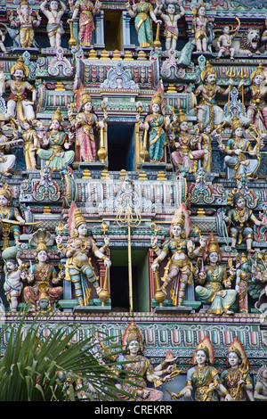 Fragment der Dekorationen der Hindu-Tempel Sri Mariamman in Singapur Stockfoto