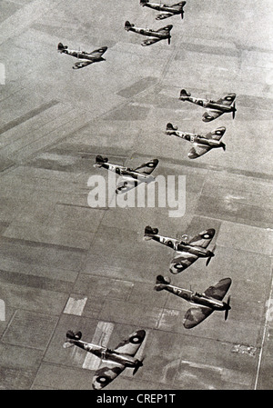 SPITFIRE Mk! s 19 Squadron RAF über ihre Duxford, Cambridgeshire, Basis im Mai 1939. Hinweis 2-Blatt-Propeller. Stockfoto