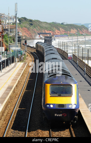 Erster Great Western HST Expresszug durch Dawlish Bahnhof Stockfoto