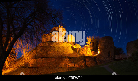 Launceston Burg bei Nacht Stockfoto