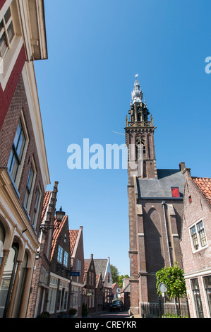 EDAMER, HOLLAND - 28 Mai: Detail der Straße führt zum Carillon Tower, beherbergt das älteste Uhrwerk in den Niederlanden, dating Stockfoto