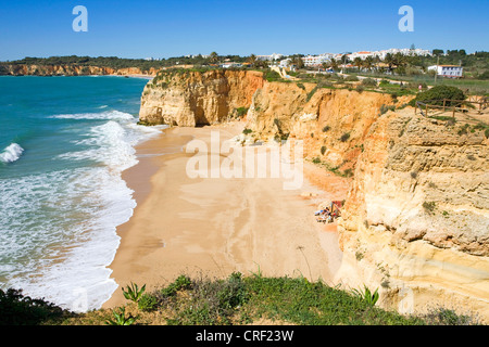 Steilküste in der Nähe von Praia do Vau, Portugal, Algarve Stockfoto