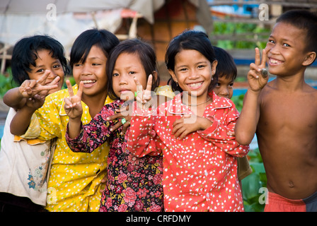 Kinder vom Flussufer Kompong Chhnang Kambodscha Stockfoto