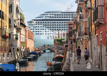 Kreuzfahrtschiff MSC Divina in Venedig, IMO 9585285 Stockfoto