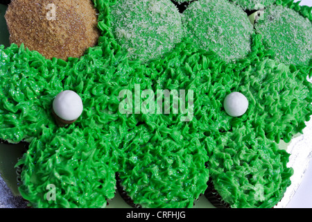Grüne Cupcakes auf temporäre Anzeige während der Marylebone Fayre in London 2012 Stockfoto