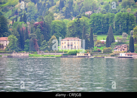 Menaggio gegenüber Bellagio, Grand am See Villen mit herrlichen Gärten, Spielplatz für die reichen & Famouus, beliebtes Ausflugsziel Stockfoto