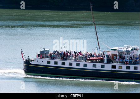 Balmoral Dämpfen durch die Menai Straits. An einem Tag Kreuzfahrt Weltreise Anglesey North Wales Uk. Stockfoto