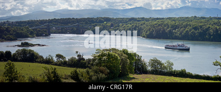 Balmoral Dämpfen durch die Menai Straits. Stockfoto