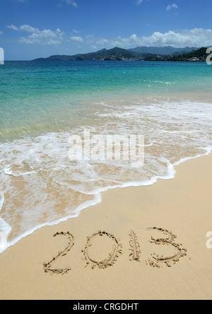 2013 in den Sand am Grand Anse Beach mit Blick auf St. George's, die Hauptstadt von Grenada, West Indies geschrieben. Stockfoto