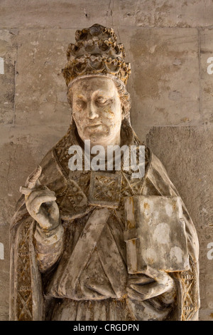 Statue von St. Gregoire in der Kirche der Abtei Notre-Dame du BEC, Le Bec-Hellouin, Frankreich Stockfoto