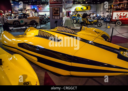 Hot Rods, Dragster, Sportwagen und Land Speed Record Autos im Wally Parks NHRA Museum in Pomona Kalifornien Stockfoto