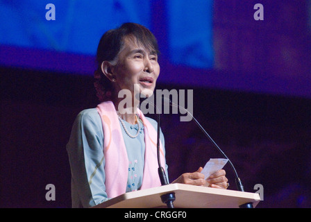 Aung San Suu Kyi. Begegnung mit den Menschen in Birma in der Royal Festival Hall London UK HOMER SYKES Stockfoto