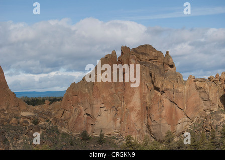 Smith Rock State Park, ein sehr beliebtes klettern Ziel in der Nähe von Terrebone, Oregon, Stockfoto