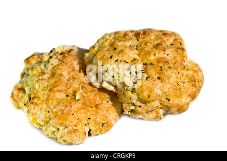 Zwei Knoblauch-Käse-Gebäck auf weißem Hintergrund. Stockfoto