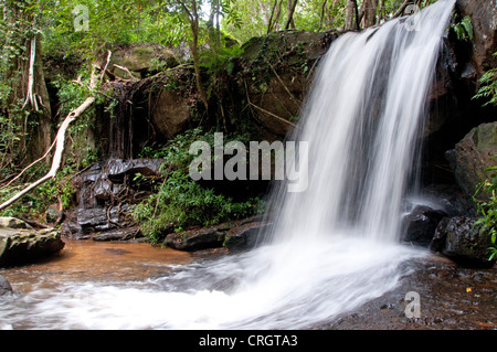 Wasserfall bei Kbal Spean in Kulen Bergen in der Nähe von Angkor, Kambodscha Stockfoto