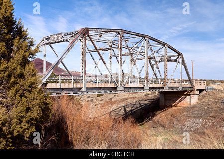 Walnut Canyon Bridge in Walnut Creek auf einer alten Achse der Route 66 in Winona, Arizona. Stockfoto