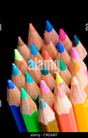 sortierte Farbstifte Stockfoto