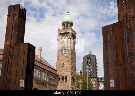 Wasserstand-Turm an der St. Pauli Landungsbrücken (St. Pauli Landungsbrücken), freie und Hansestadt Stadt Hamburg, Deutschland Stockfoto