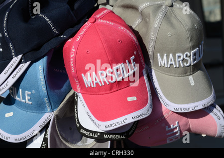 Marseille-Baseball-Kappen als Souvenirs verkauft Stockfoto