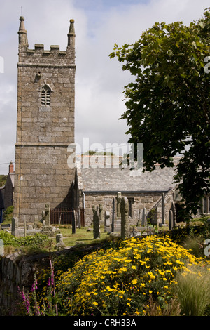 Pfarrei St. Levan stammt Kirche, in der Nähe von Lands End, Cornwall bis ins 15. Jahrhundert, mit einer 13. oder 14. Jahrhundert Schriftart Stockfoto