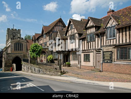 Mittelalterliches Fachwerk, Lord Leycester Hospital und St. James Chapel an der West Gate Warwick Warwickshire, England Stockfoto