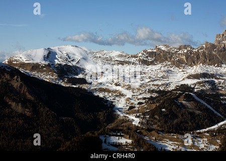 Ski Pisten Col Riaser und Skigebiet Seceda oberhalb der Val Gardena in St. Christina in der Nähe von Wolkenstein Dolomiten Italien Stockfoto