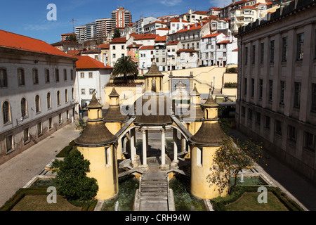 Der Garten von Mango ("Jardim da Manga") Pavillon und Brunnen in Zentral-Coimbra, Portugal. Stockfoto