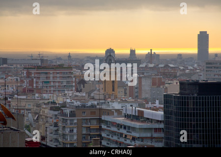 dunkles gelb Sonnenuntergang in Barcelona Stockfoto