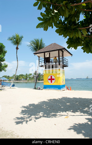 Lebensretter Post in Palawan Beach auf Sentosa Island, Singapur, Asien Stockfoto
