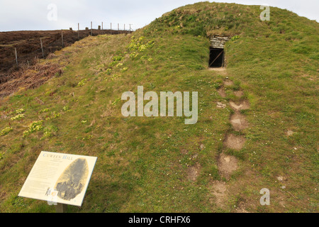 Cuween Kammgehämmert Kairn eine neolithische steinzeitliche Grabkammer oder Grabstätte von etwa 3000BC. Cuween Hill, Finstown, Orkney Mainland, Schottland, Großbritannien Stockfoto