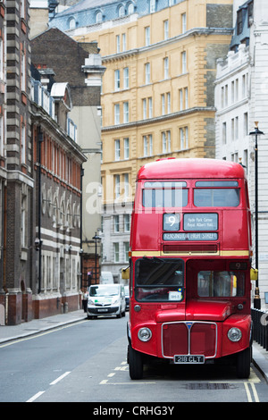 Londoner Routemaster Bus geparkt in Great Scotland Yard Road. London Stockfoto