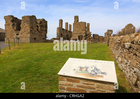 Hinweisschild für die zerstörten Überreste des 16. Jahrhunderts Earl's Palace gebaut von Herrn Robert Stewart. Birsay Orkney Inseln Schottland Großbritannien Stockfoto