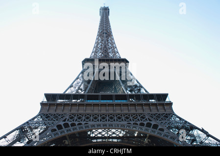 Frankreich, Paris, Eiffelturm, niedrigen Winkel Ansicht Stockfoto