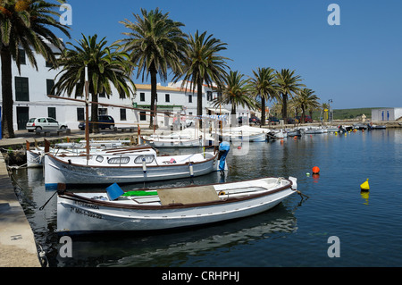 der Hafen in dem Fischerdorf Fornells Menorca Balearen Spanien Stockfoto