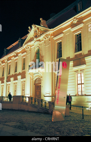 Berlin, Deutschland, Blick das jüdische Museum bei Nacht Stockfoto