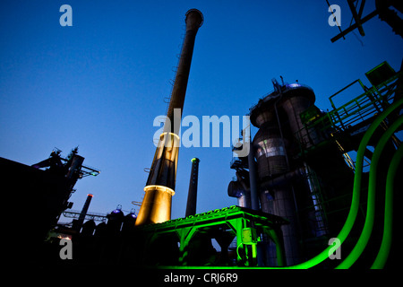 beleuchtete Landschaft Parken Duisburg Nord, Deutschland, Nordrhein-Westfalen, Ruhrgebiet, Duisburg Stockfoto