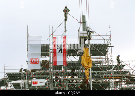 Geruestbauer vor Ort Lehrter Bahnhof Stockfoto