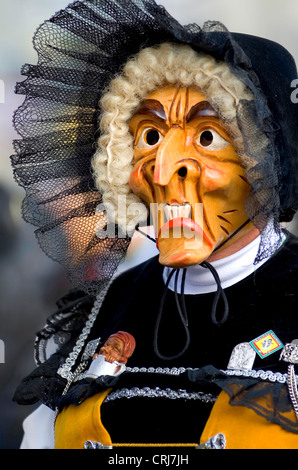 hässliche alte Frau in historischen Erscheinung, verkörperte an der Fasnacht in Luzern, Luzern Stockfoto