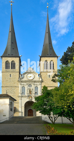 Hofkirche in Luzern Stockfoto