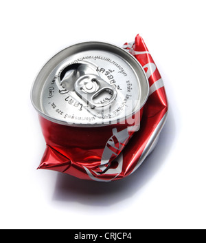 Zerkleinerte Coca Cola Dose Stockfoto