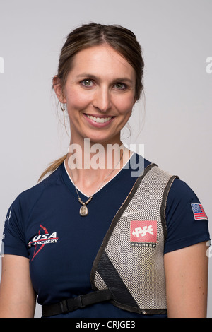 Wettbewerbsfähige Bogenschütze Jennifer Nichols von Team USA stellt bei den USA Medien Pressetag für die Olympischen Spiele 2012 in London Stockfoto