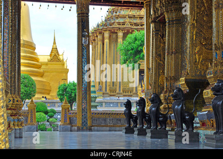 goldene Chedi (Phra Sri Ratana) im Wat Phra Kaeo, Grand Palace, Thailand, Bangkok Stockfoto